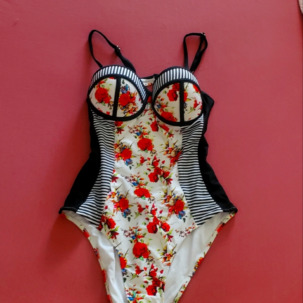 Cupshe Medium one piece swimsuit